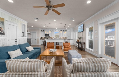 Crystal Beach House | Beachfront 11BR Duo Retreat | Sleeps 67 | Hot Tubs and Pickleball Court