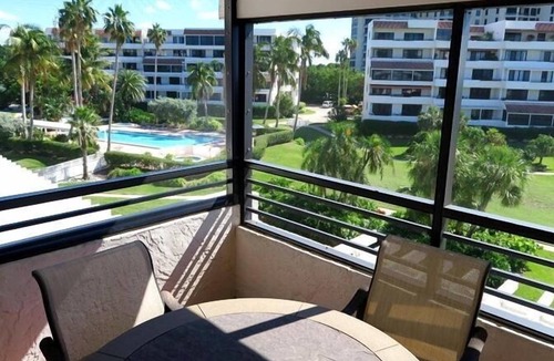 Longboat Key Condo | Beachfront 2 BR/2 BA At Players Club By FVC