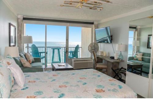 Galveston Apartment | Beachfront 8th floor Studio - Stunning View