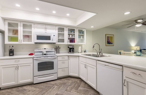 South Padre Island Condo | Beachfront Bliss at Edgewater! Breath-taking Ocean Views, Pool & Hot Tub - Walk to Everything!