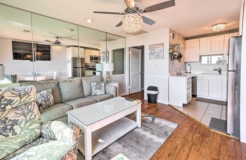 North Forest Beach Apartment | Beachfront Condo w/Pool Access in Hilton Head!