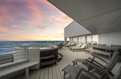 Pirates Beach House | Beachfront Designer Home on Pirates Beach