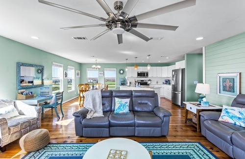 Port Bolivar House | Beachfront | Expansive Deck, Grill & Ocean Views