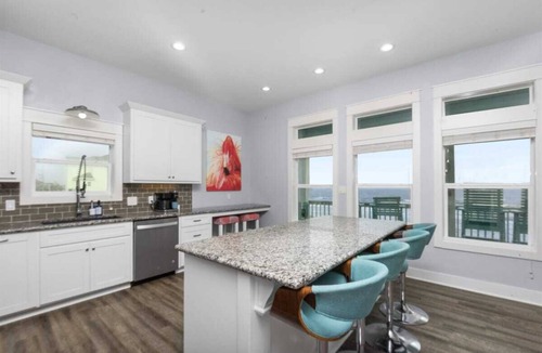 Port Bolivar House | Beachfront + Heated Pool: Fire Pit-Pets