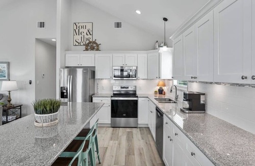 Port Bolivar House | Beachfront Home | Steps to Sand + Ocean Views
