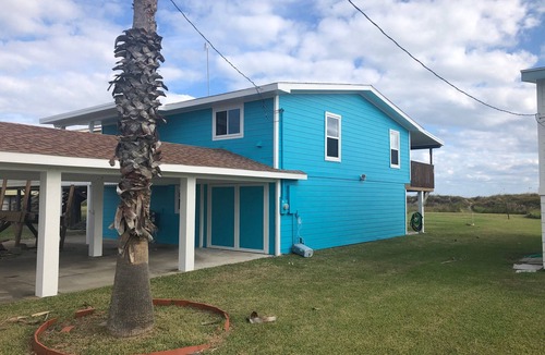 Matagorda House | Beachfront Home with Outstanding Beach Views; Quick Walk to Ocean.