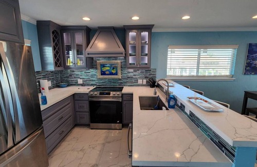 Acapulco Village Apartment | Beachview Beauty 50 steps to a private beach! BYOT