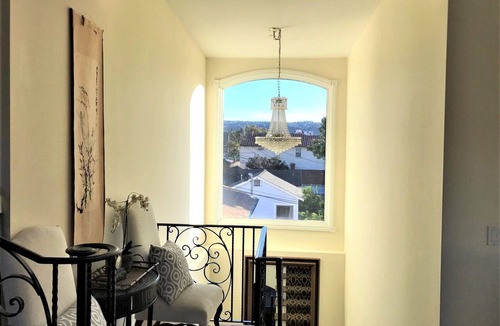 South Redondo Apartment | Beachy and Bright 4 bedroom, walk to beach!