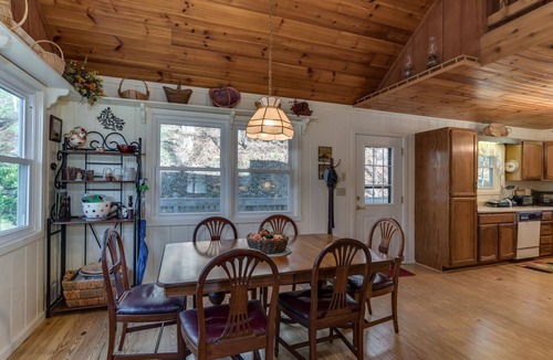 Saluda Cabin | Bear Creek Cabin | Private Mountain Cabin Near TIEC, Saluda & Hendersonville