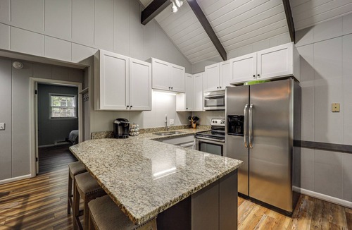 Charter Hills Cabin | 'Bear Crossing Chalet:' Beech Mountain Family Home