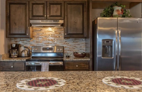 Alpine Northeast House | Bear Meadow Lodge: relaxing 3400 sq. ft., 6 bdm home 37 miles from Jackson Hole