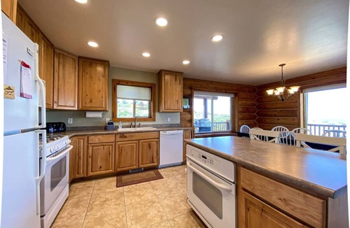 Sweetwater House | Bear Ridge Lodge Sleeps 20 & views of Bear Lake