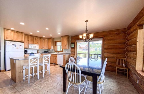 Sweetwater House | Bear Ridge Lodge Sleeps 20 & views of Bear Lake