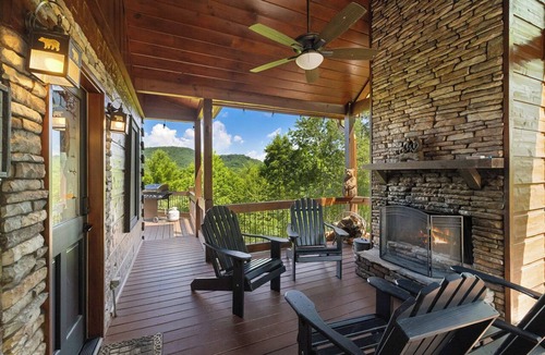 Mineral Bluff Cabin | Bear View Cabin | Enchanting 5-Bedroom Mountain Cabin with Stunning Views