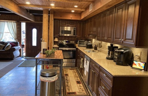 Hidden Valley Apartment | 🐻 Bear’s Den at Hidden Valley Resort – Winter Season Rental across from slopes