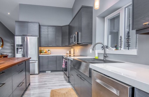 East Kootenay House | Bears Den.