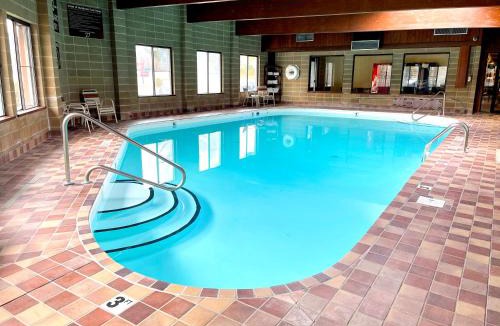 Red Lodge Hotel | Beartooth Hideaway Inn & Cabins