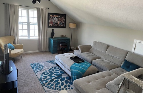 Prosperity Church Road House | Beautifu 3-bedroom house with WiFi and AC in delightful Charlotte