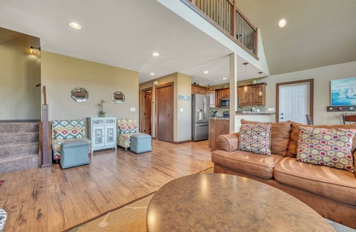 Arnolds Park Cabin | Beautiful 1500+ sq ft cabin with outdoor pool just steps off the patio