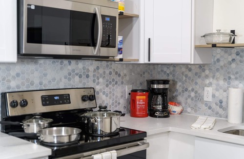 Junius Heights Condo | Beautiful 2 Bed/1 Bath Condo near Lakewood