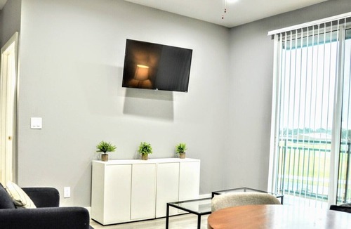 Sealy Apartment | Beautiful 2 bed apartment in the heart of Sealy
