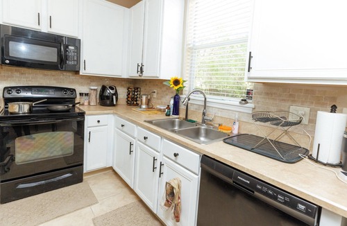 Casselberry House | Beautiful 2 bed townhome 35 minutes from Disney