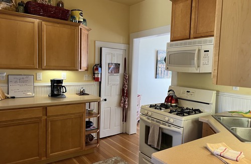 Red Lodge House | Beautiful 2BR, 2BA Condo in Historic Downtown Home Sleeps 4