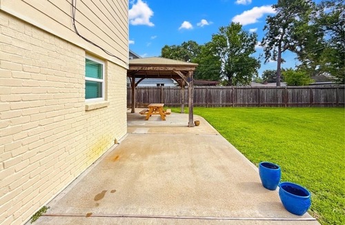 Spring Branch West House | Beautiful 3-bedroom house with AC in fantastic Houston neighborhood