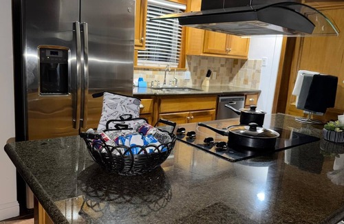 Spring House | Beautiful 5-bedroom house with AC in charming Spring