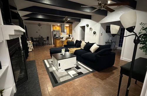 Spring House | Beautiful 5-bedroom house with AC in charming Spring