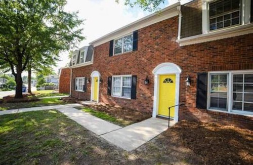 Greensboro Apartment | Beautiful apt Downtown perfect for long term stays