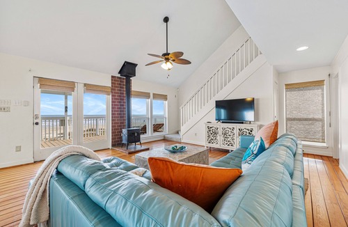 Galveston House | Beautiful Beachfront Home Perfect For A Family Vacation