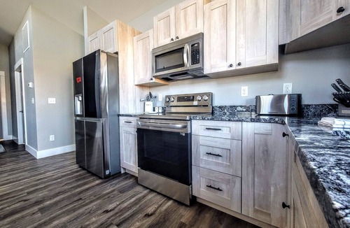 Wolf Creek House | Beautiful Brand New Home with the BEST VIEW OF THE MISSOURI RIVER