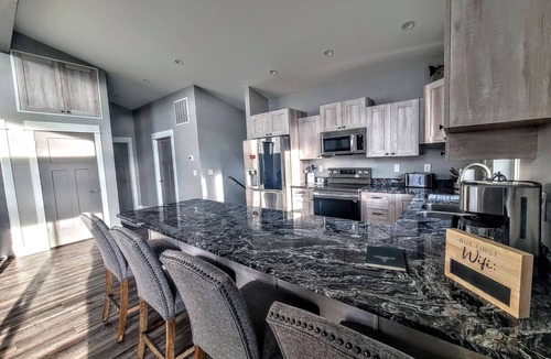 Wolf Creek House | Beautiful Brand New Home with the BEST VIEW OF THE MISSOURI RIVER