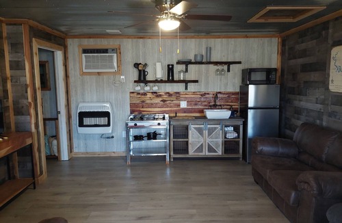 Yellville Cabin | Beautiful Cedar Cabin on Bullshoals Lake