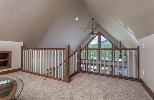West Glacier Ski Chalet | Beautiful Chalet With Mountain Views, located 1 mile Glacier National Park