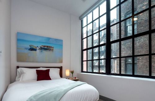 Central Business District Condo | Beautiful Condo- Heart of Business District 606