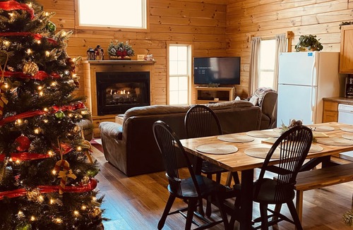 Logan Cabin | Beautiful, cozy cabin in the Hocking Hills!