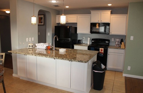 Southside House | Beautiful Entire Home only 1 exit to Lackland AFB.Minutes to Sea World/Six Flags