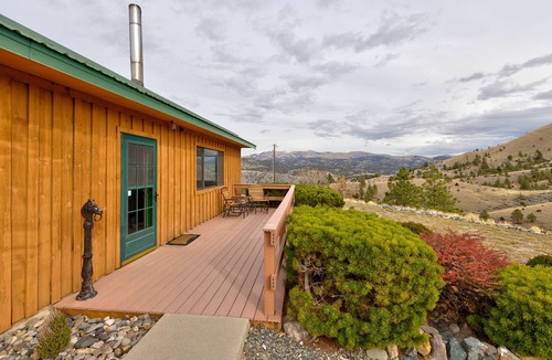 Helena House | Beautiful family-friendly home nestled in the Montana mountains near Helena