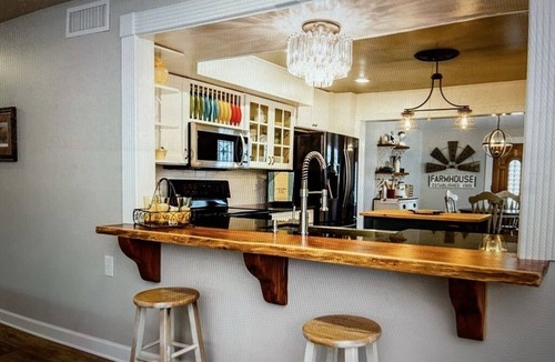 Simonton House | Beautiful Farmhouse with serene environment. 4+ acres beautiful landscape.