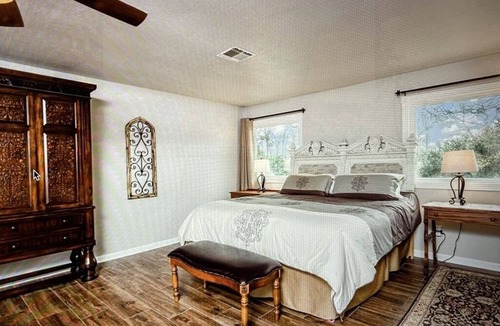Simonton House | Beautiful Farmhouse with serene environment. 4+ acres beautiful landscape.
