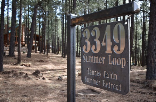 Heber House | Beautiful Forest Lakes home-best of getting away w/Starlink WiFi & EV charging