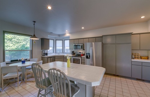 Eagle House | Beautiful home in downtown Eagle. Best location in Eagle!