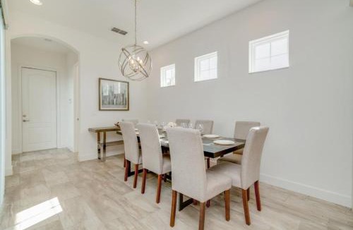 Bay Lake Villa | Beautiful Home Near Disney with Private Pool! villa