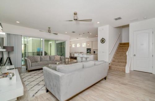 Bay Lake Villa | Beautiful Home Near Disney with Private Pool! villa
