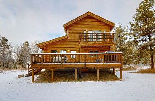 McCall Cabin | Beautiful home on quiet tree-lined property - gorgeous deck & expansive yard