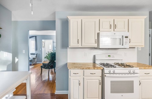 Canton House | Beautiful Home only Steps to the Pro Football Hall of Fame, Sleeps up to 12!