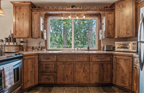 Athol Cabin | Beautiful Lake Cabin on Kelso Lake, Idaho! Close to Silverwood!