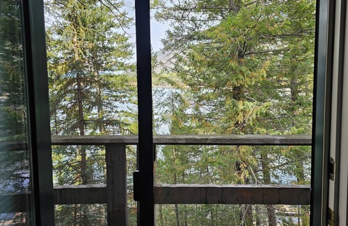 Kalispell Cottage | Beautiful lake cottage. Family friendly . Lake access. Close to Glacier park .